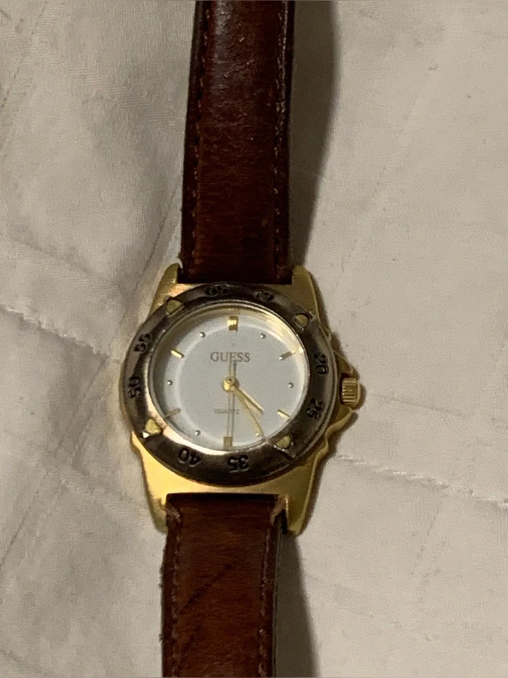 Vintage Guess Gold-Tone Ladies’ Watch with White Dial and Brown Leather Strap